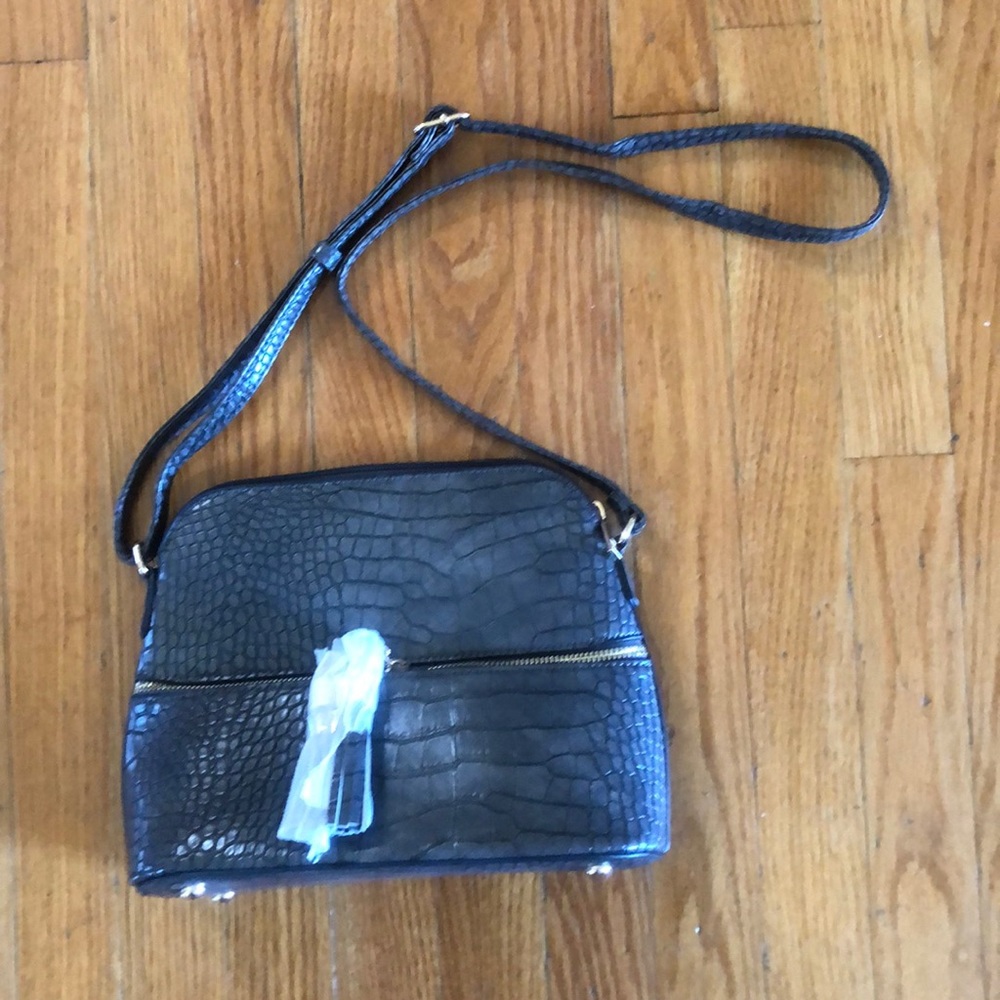 New Direction gray shoulder/crossbody purse